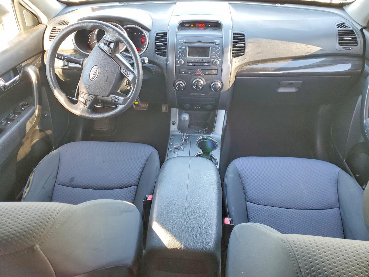 2013 KIA SORENTO LX photo 8