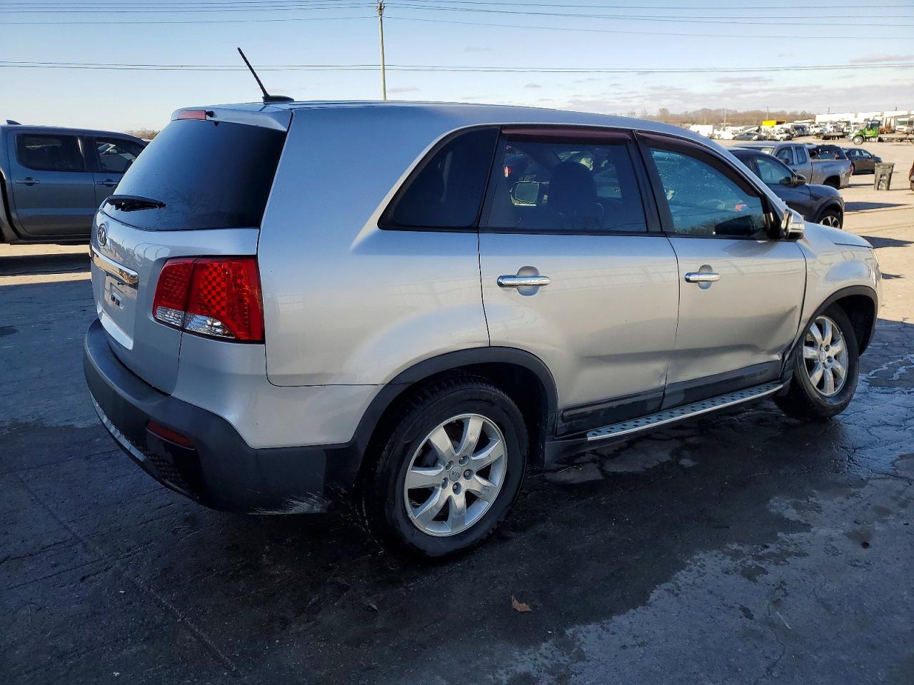 2013 KIA SORENTO LX photo 3