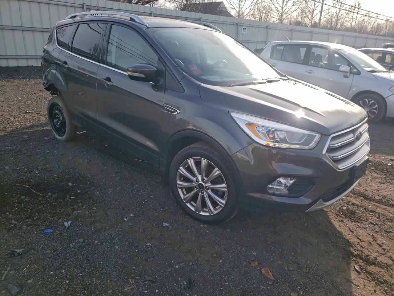 2017 FORD ESCAPE TITANIUM photo 4