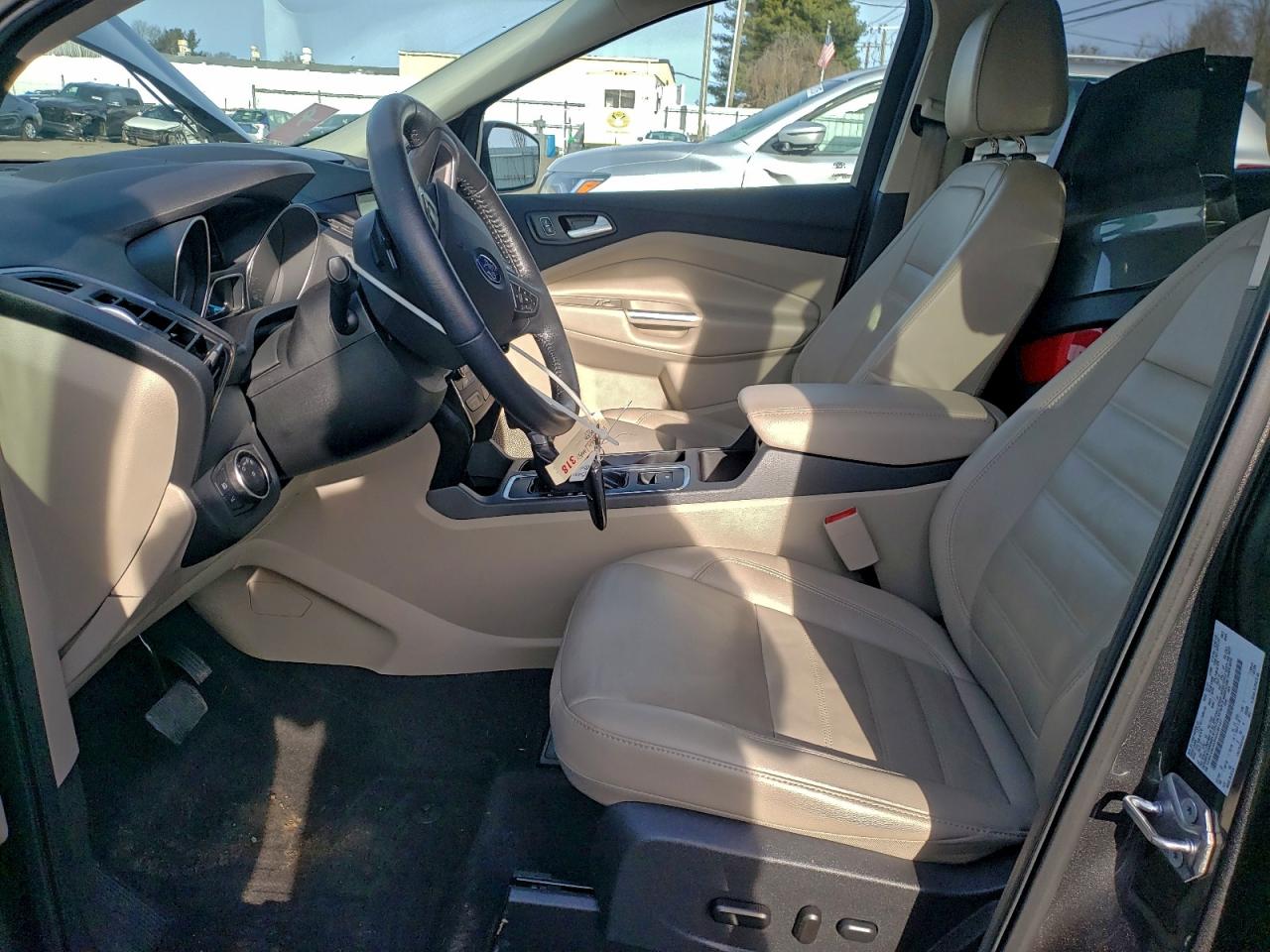 2017 FORD ESCAPE TITANIUM photo 7