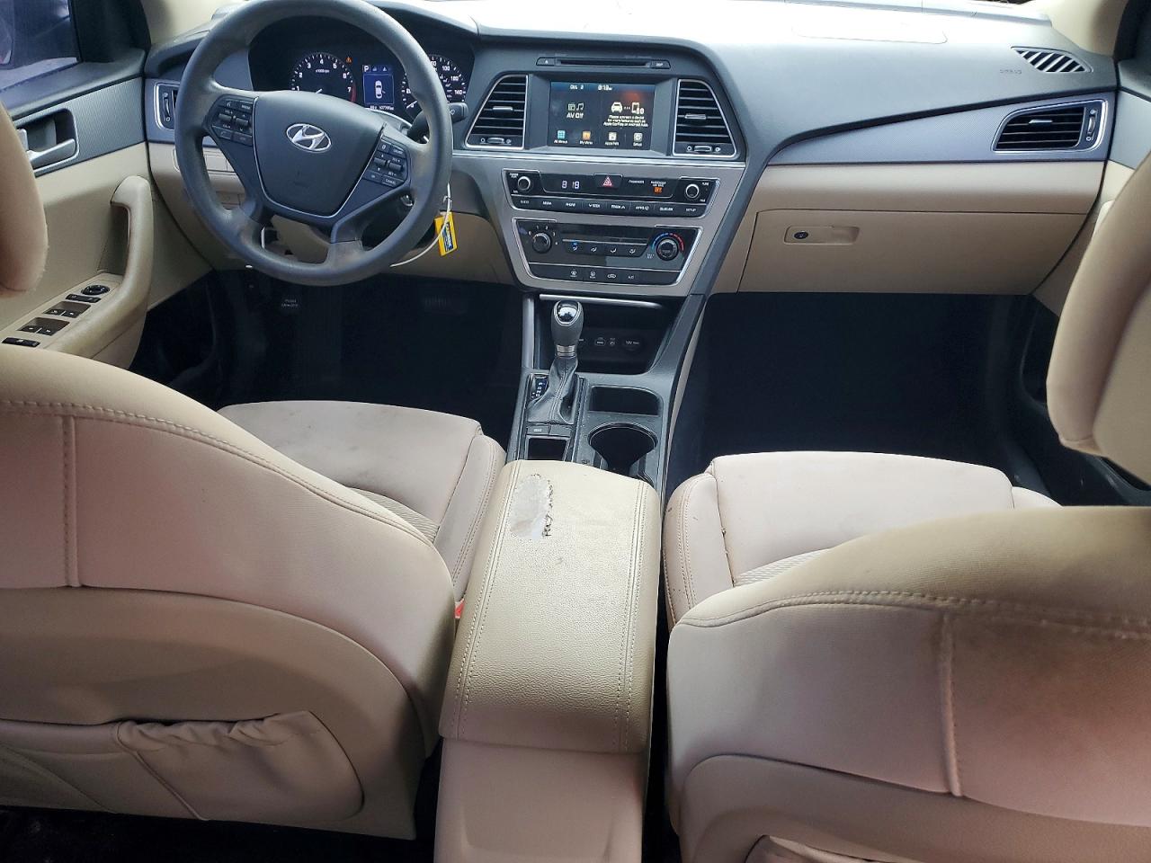 2017 HYUNDAI SONATA SE photo 8