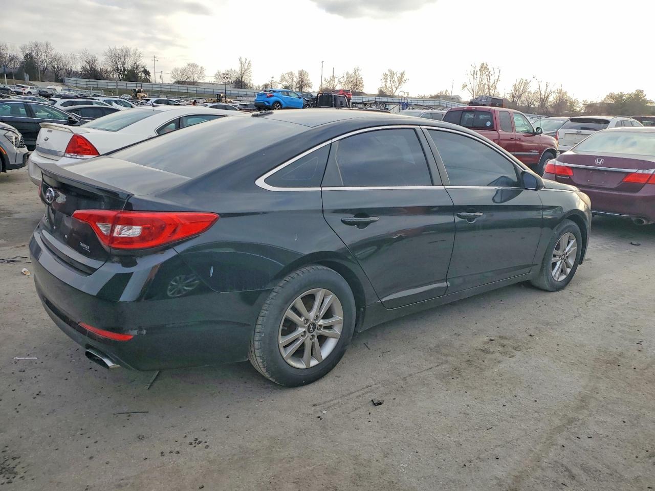 2017 HYUNDAI SONATA SE photo 3