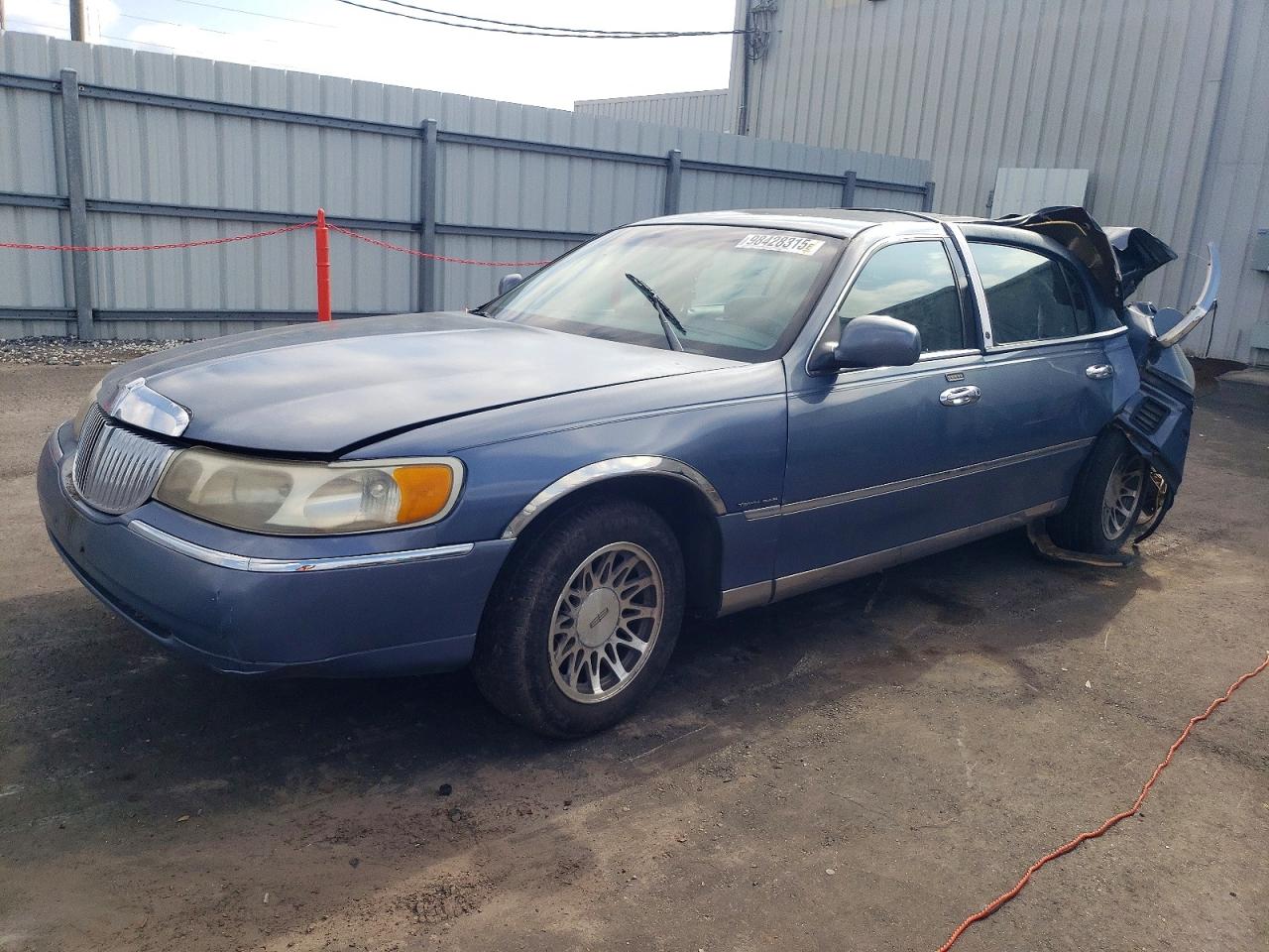 2000 LINCOLN TOWN CAR