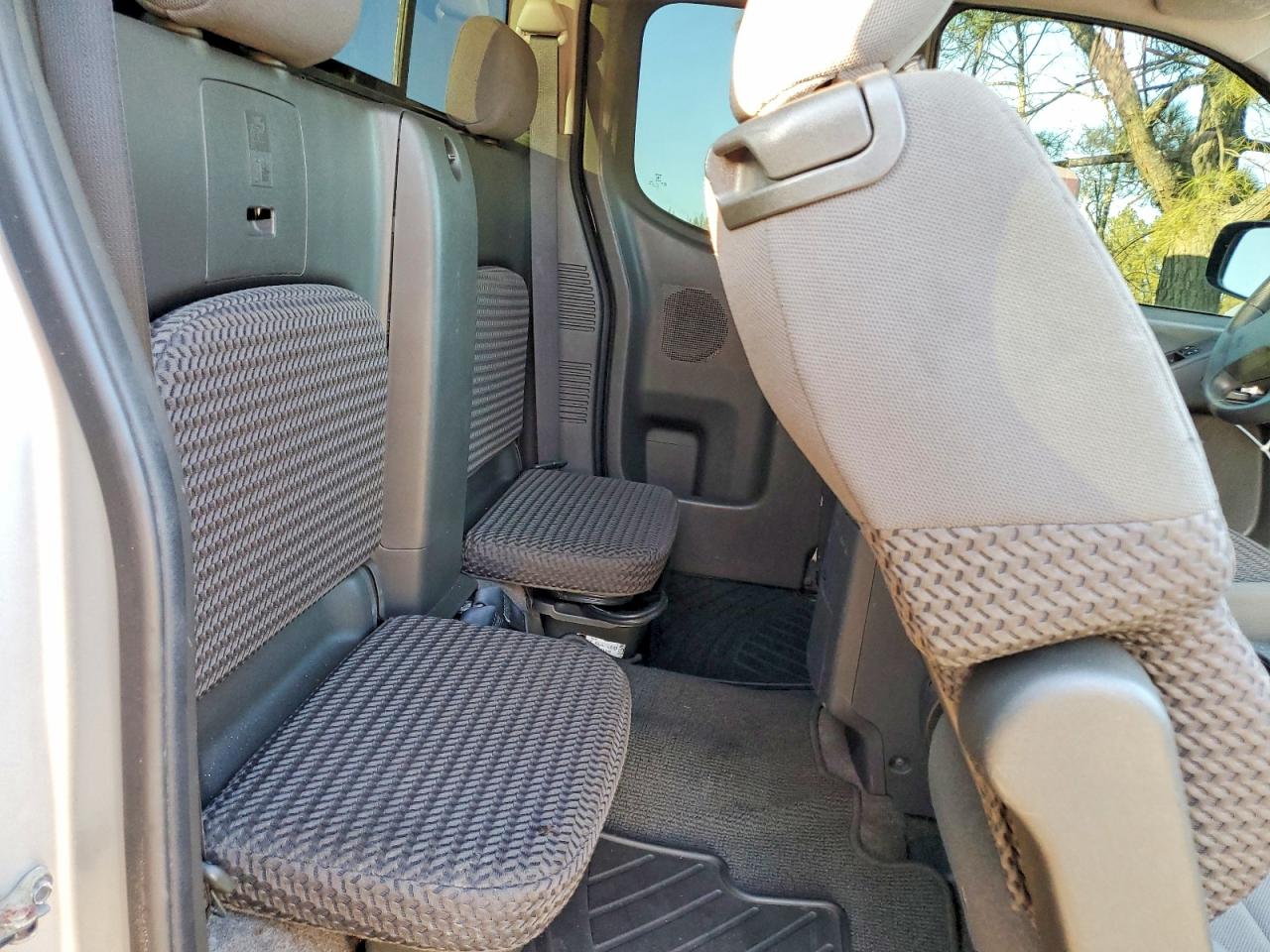 2010 NISSAN FRONTIER KING CAB SE photo 10
