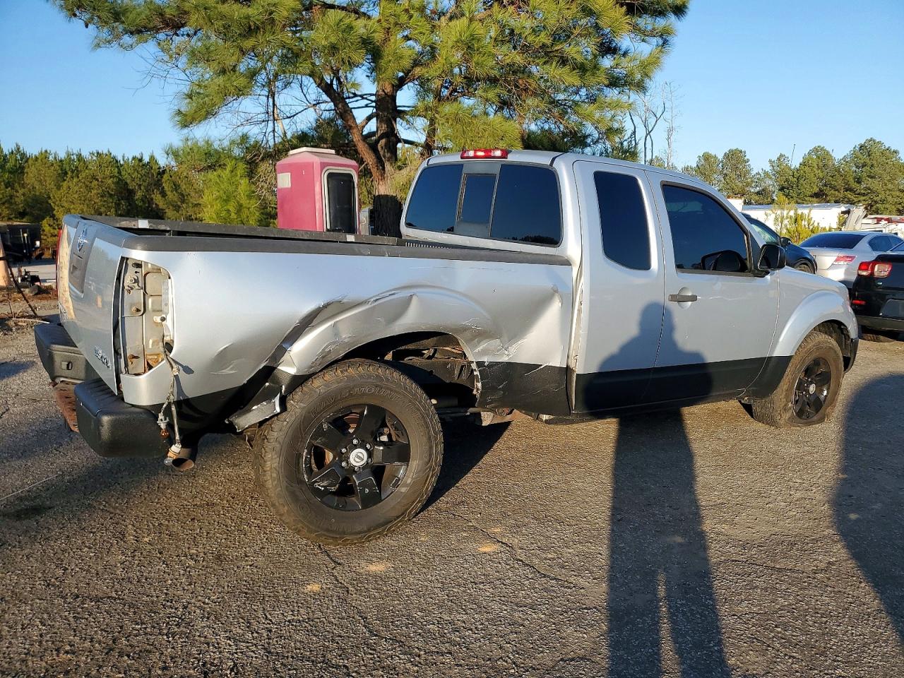 2010 NISSAN FRONTIER KING CAB SE photo 3