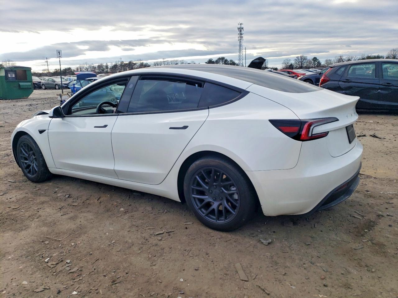 2024 TESLA MODEL 3 photo 2