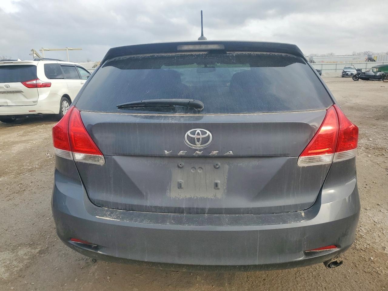 2010 TOYOTA VENZA photo 6