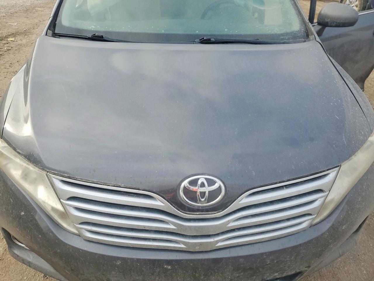 2010 TOYOTA VENZA photo 12