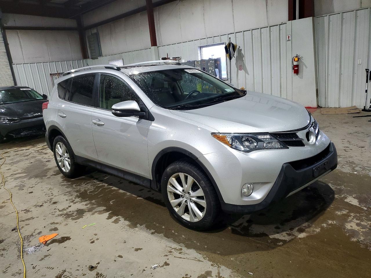 2013 TOYOTA RAV4 LIMITED photo 4
