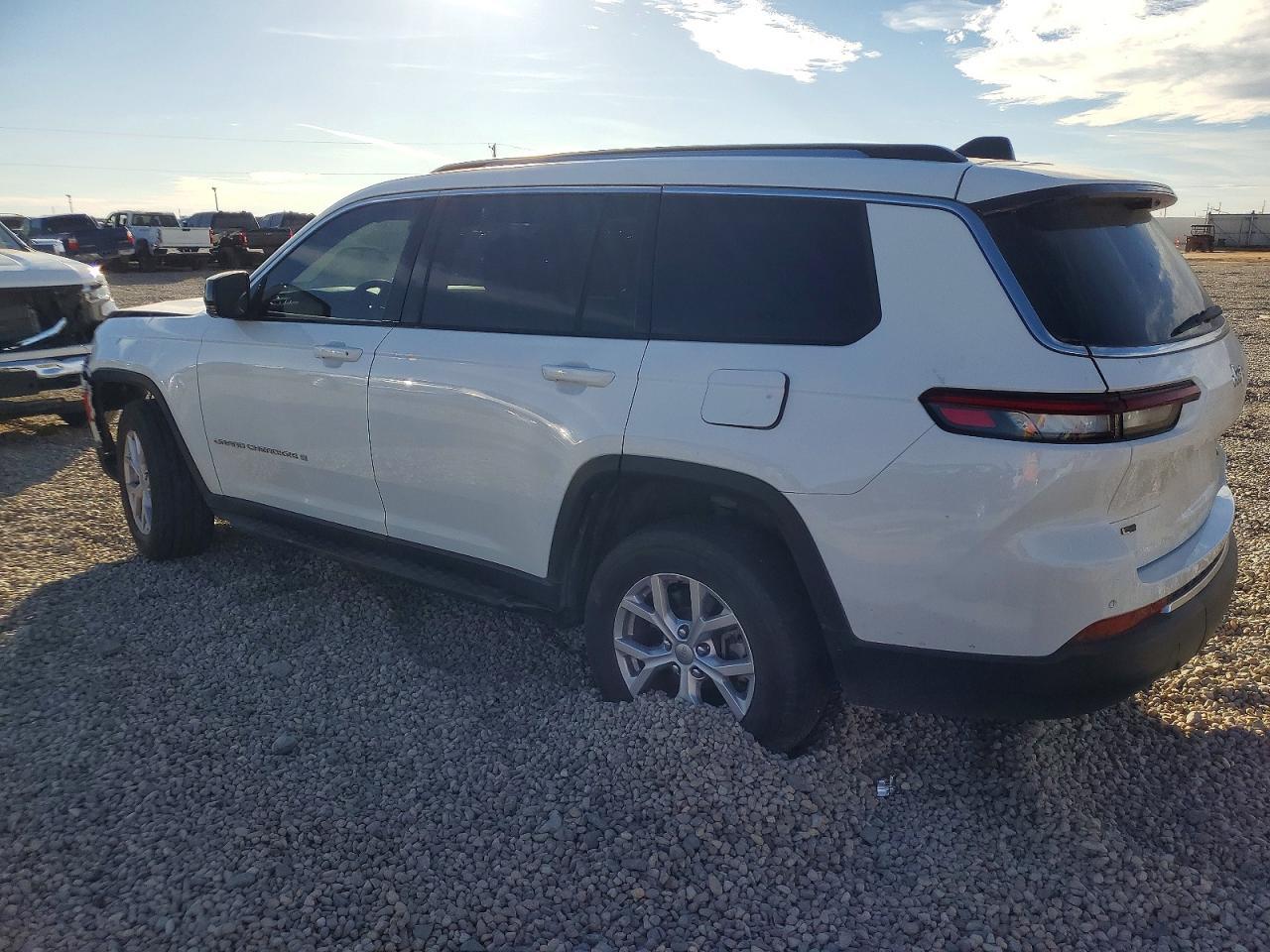 2022 JEEP GRAND CHEROKEE L LIMITED photo 3