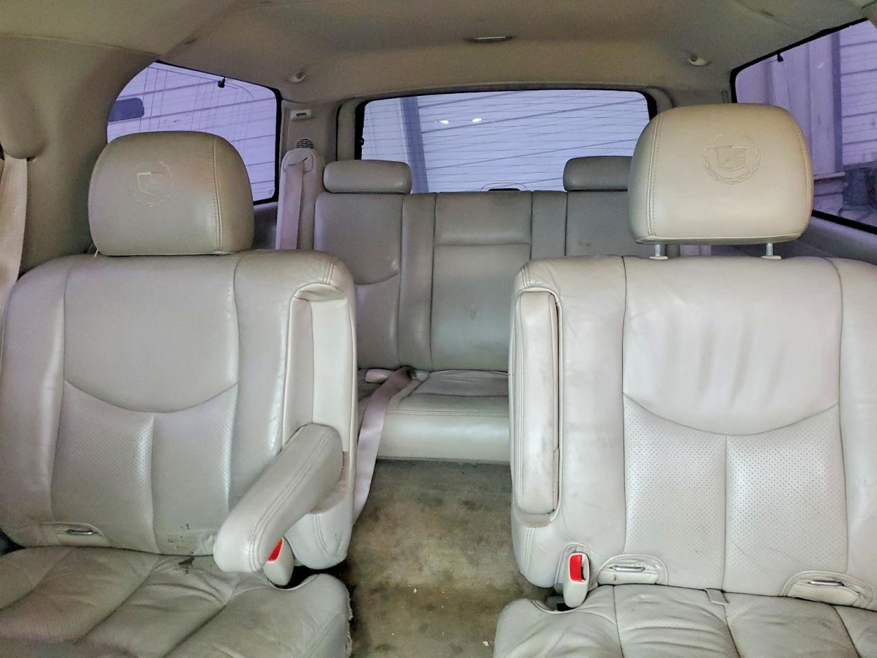 2004 CADILLAC ESCALADE ESV photo 10