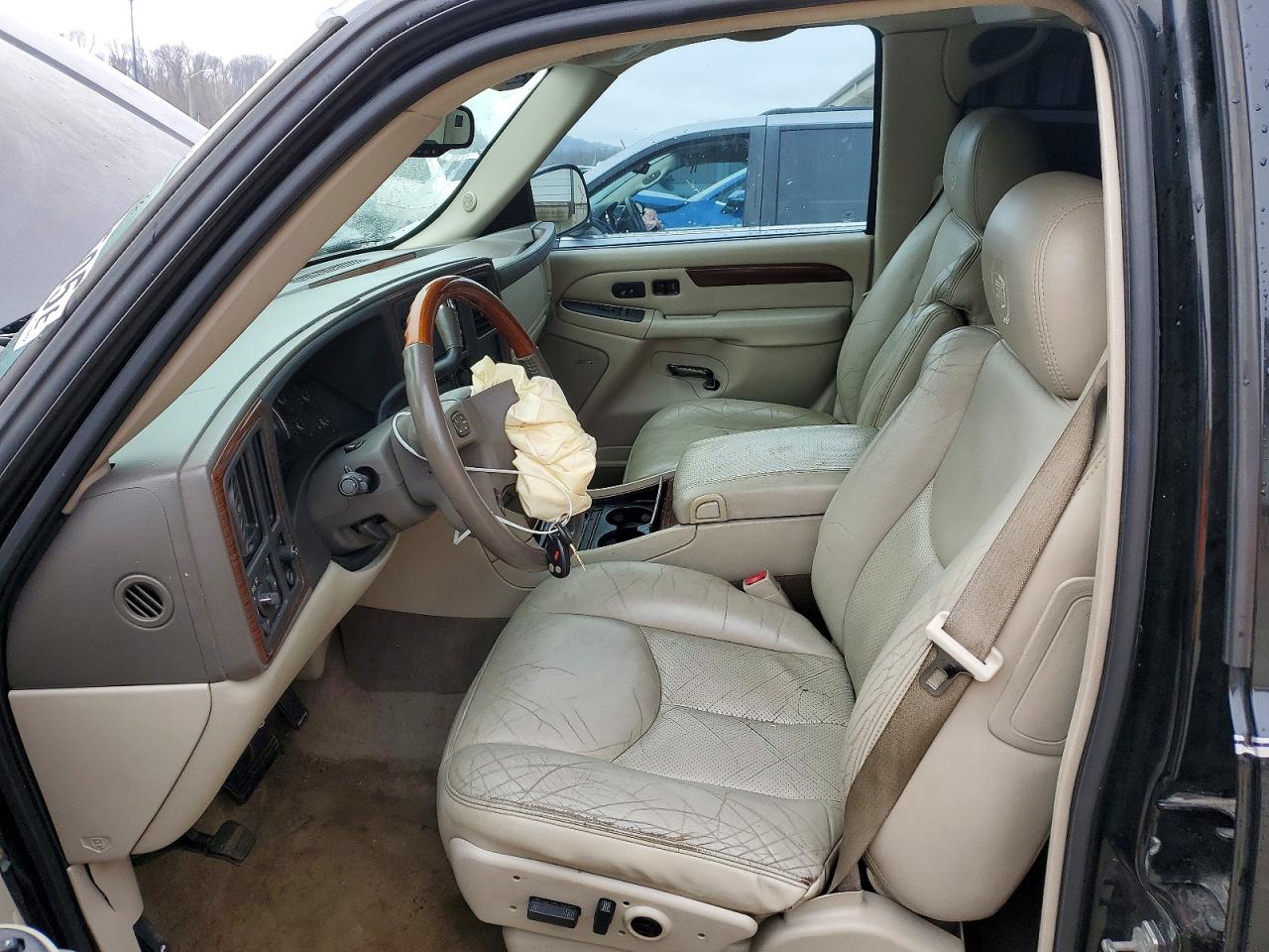 2004 CADILLAC ESCALADE ESV photo 7