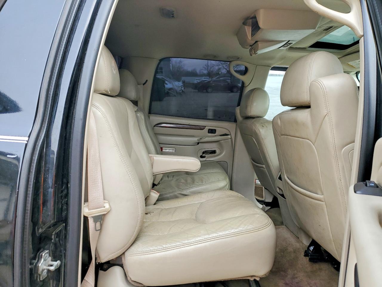 2004 CADILLAC ESCALADE ESV photo 11