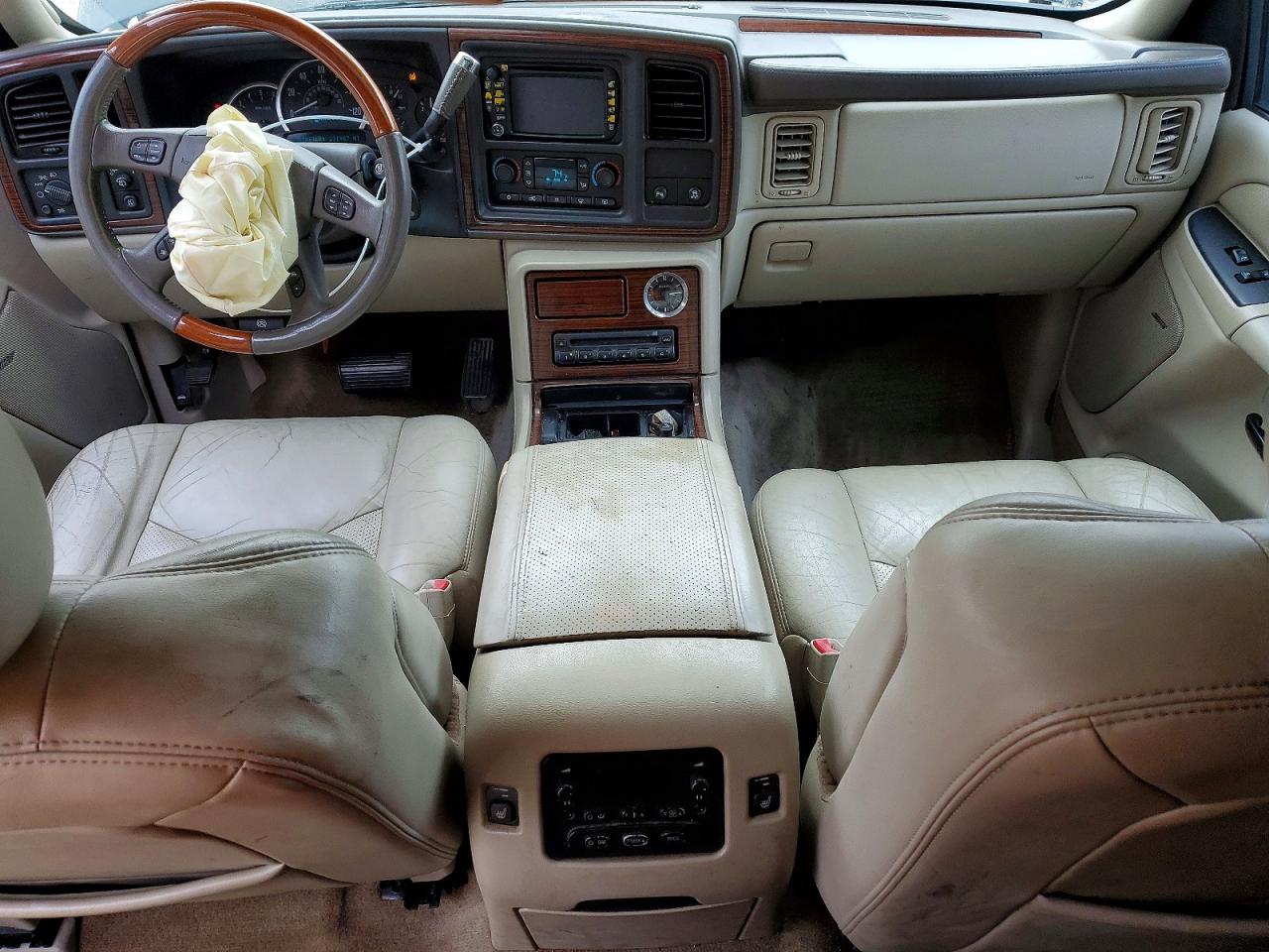 2004 CADILLAC ESCALADE ESV photo 8