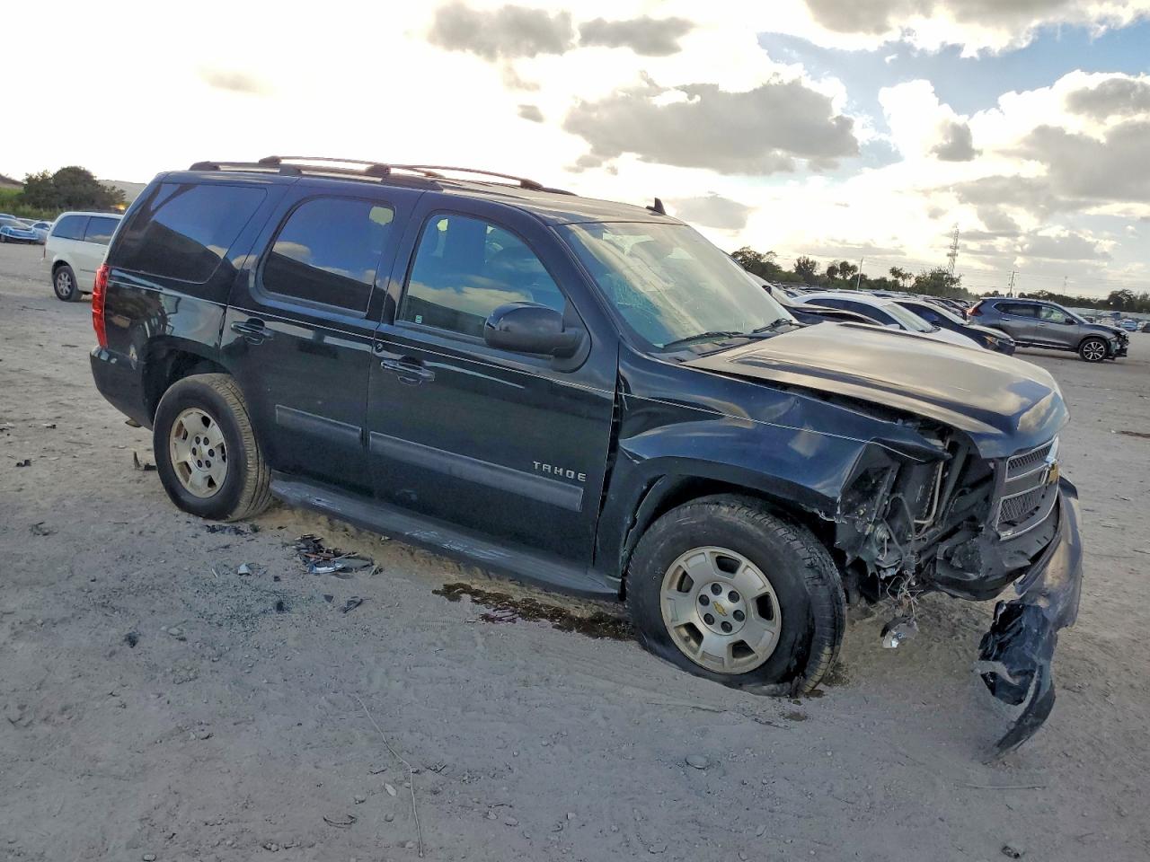 2012 CHEVROLET TAHOE C1500 LS photo 4