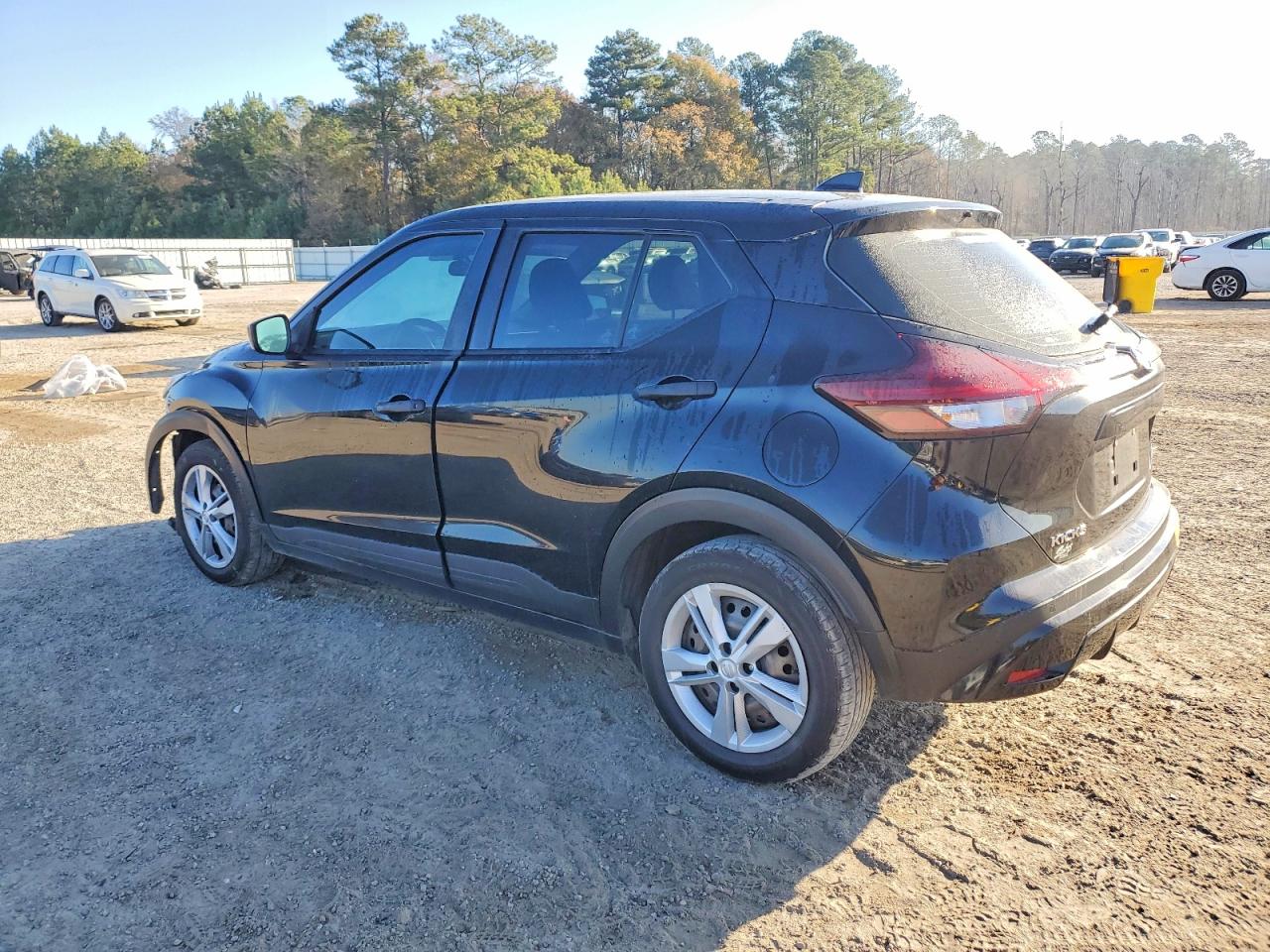 2021 NISSAN KICKS S photo 2