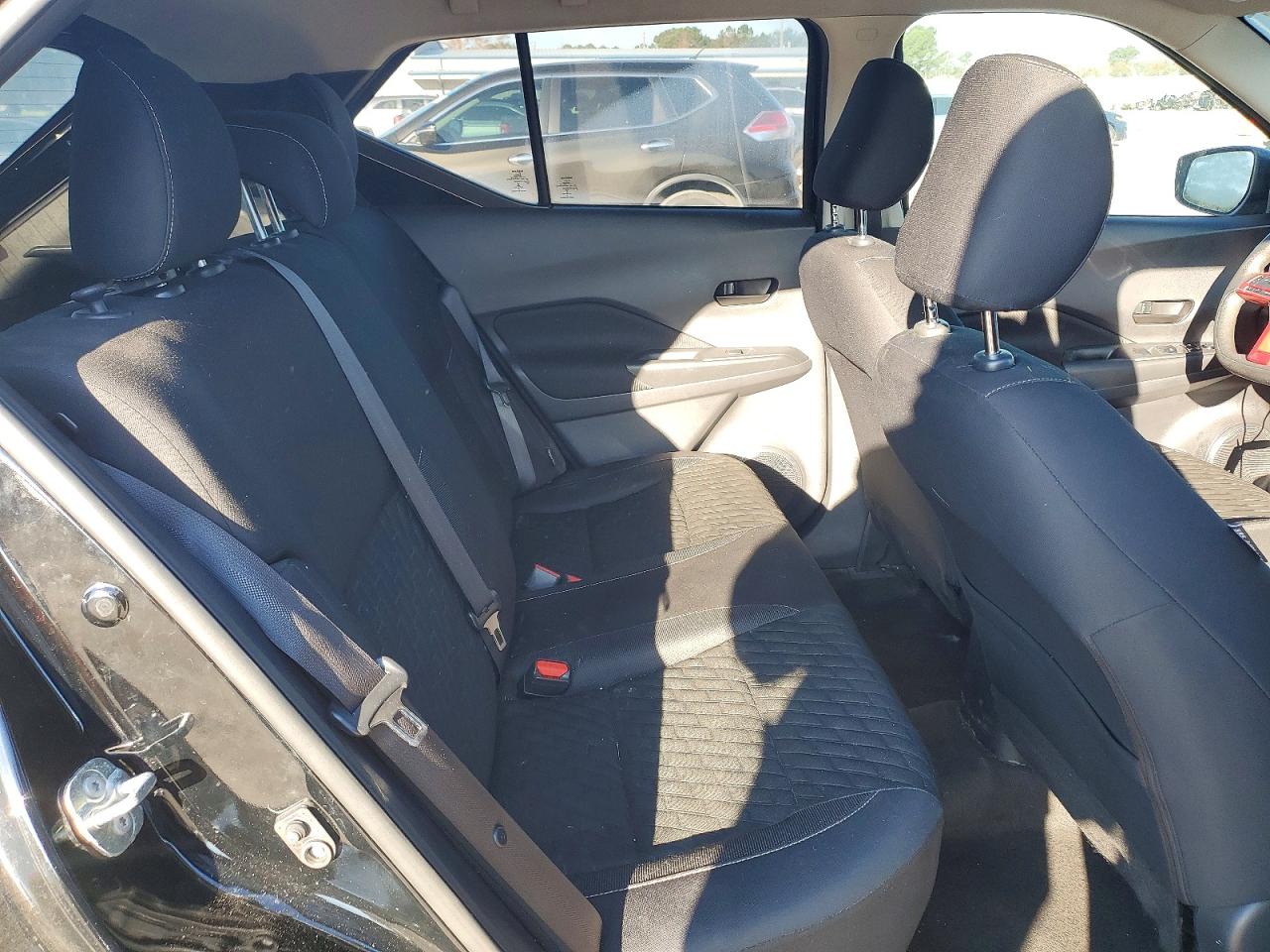 2021 NISSAN KICKS S photo 11