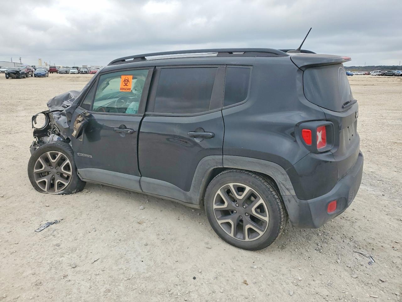 2017 JEEP RENEGADE LATITUDE photo 2