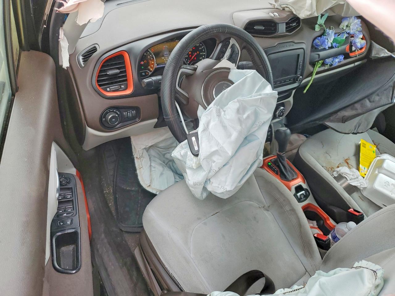 2017 JEEP RENEGADE LATITUDE photo 8