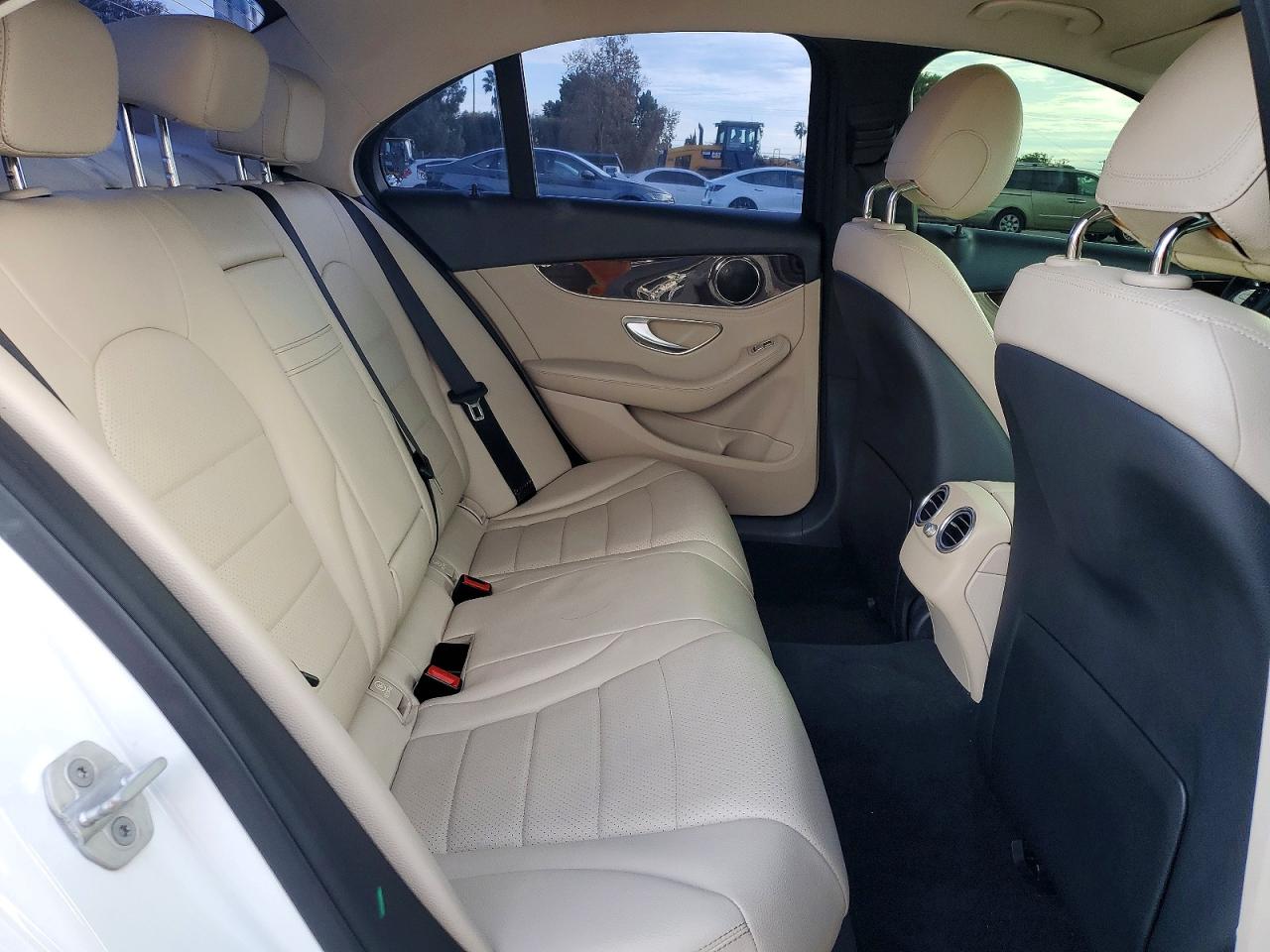 2015 MERCEDES-BENZ C 300 photo 10