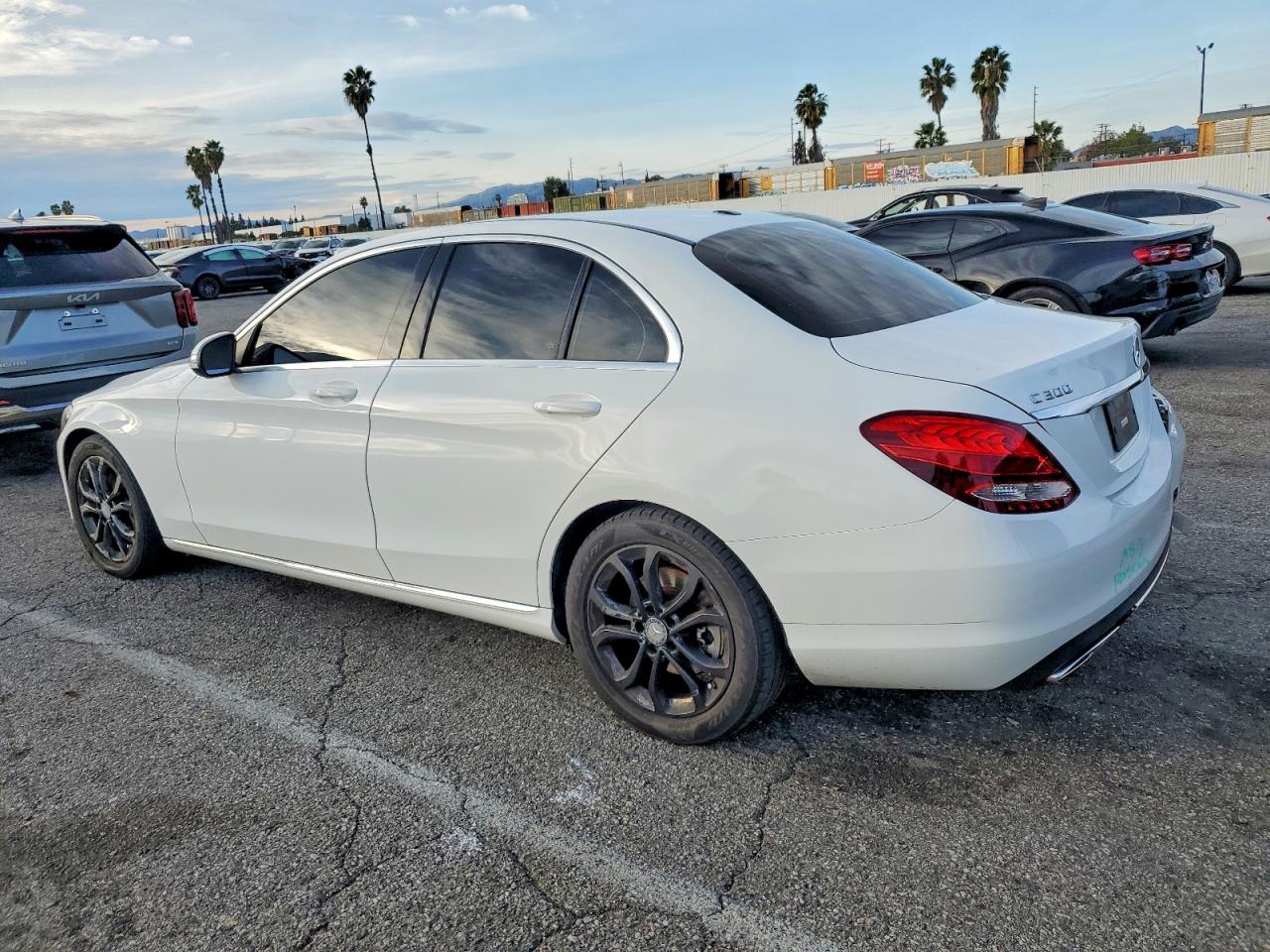 2015 MERCEDES-BENZ C 300 photo 2