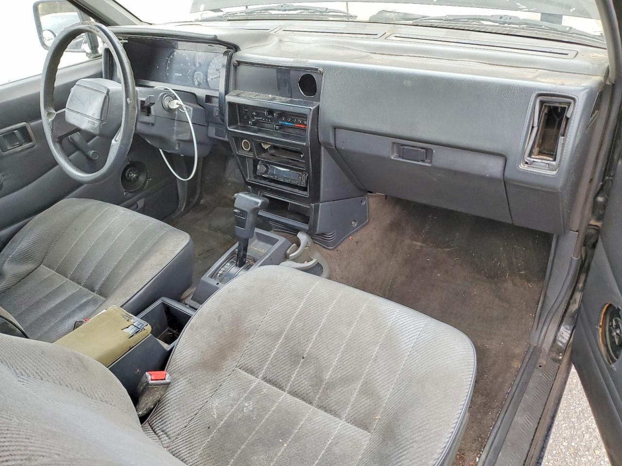 1993 NISSAN TRUCK KING CAB photo 8