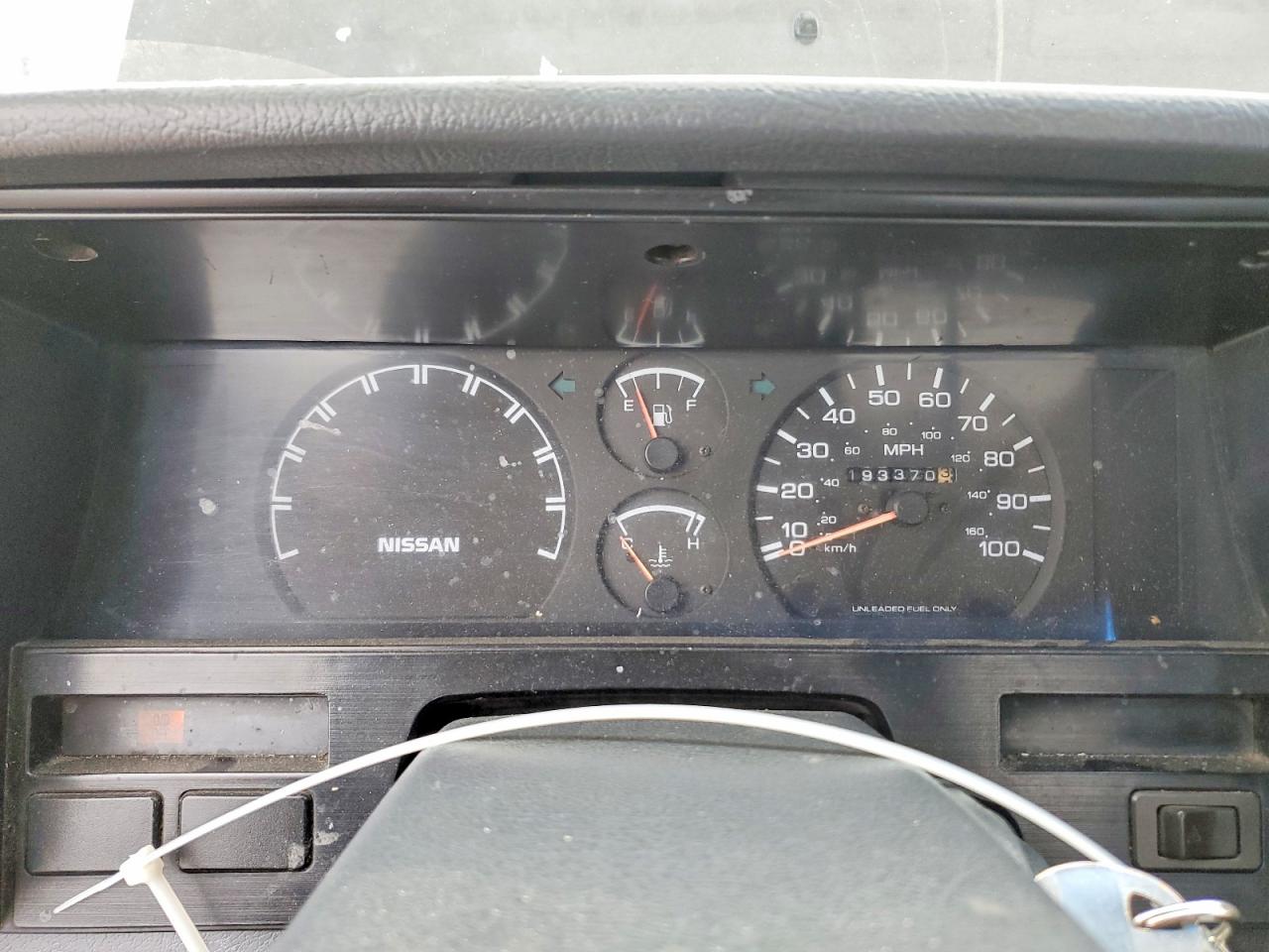 1993 NISSAN TRUCK KING CAB photo 9