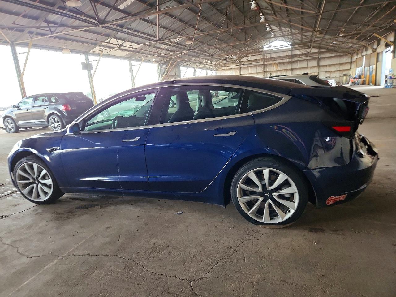 2018 TESLA MODEL 3 photo 2