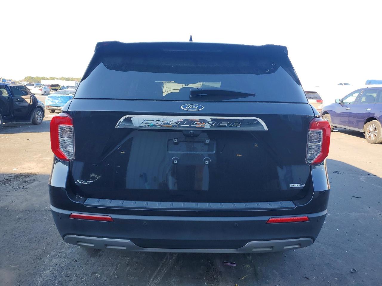 2020 FORD EXPLORER XLT photo 11