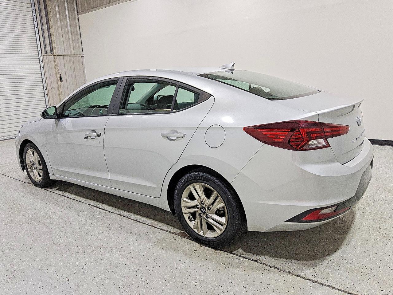 2020 HYUNDAI ELANTRA SEL photo 2