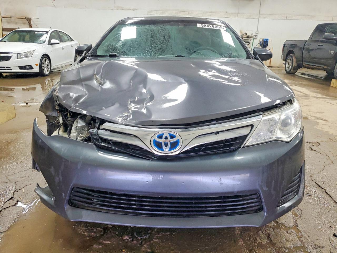 2013 TOYOTA CAMRY HYBRID photo 5
