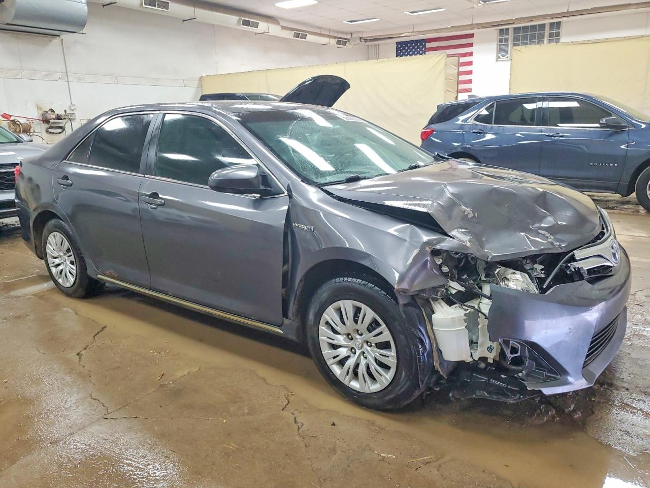 2013 TOYOTA CAMRY HYBRID photo 4
