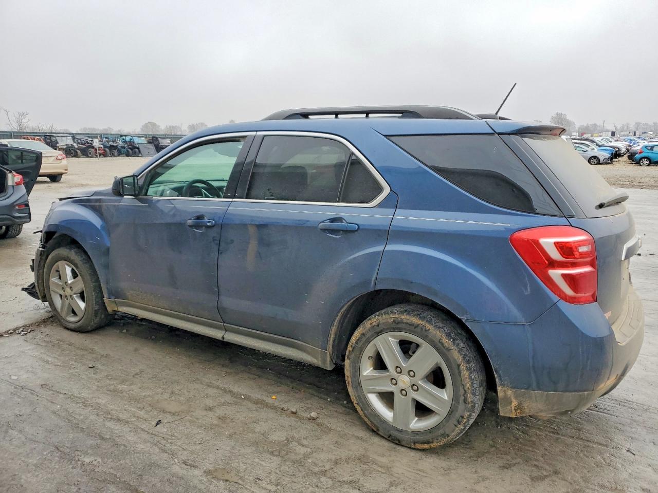 2016 CHEVROLET EQUINOX LT photo 2
