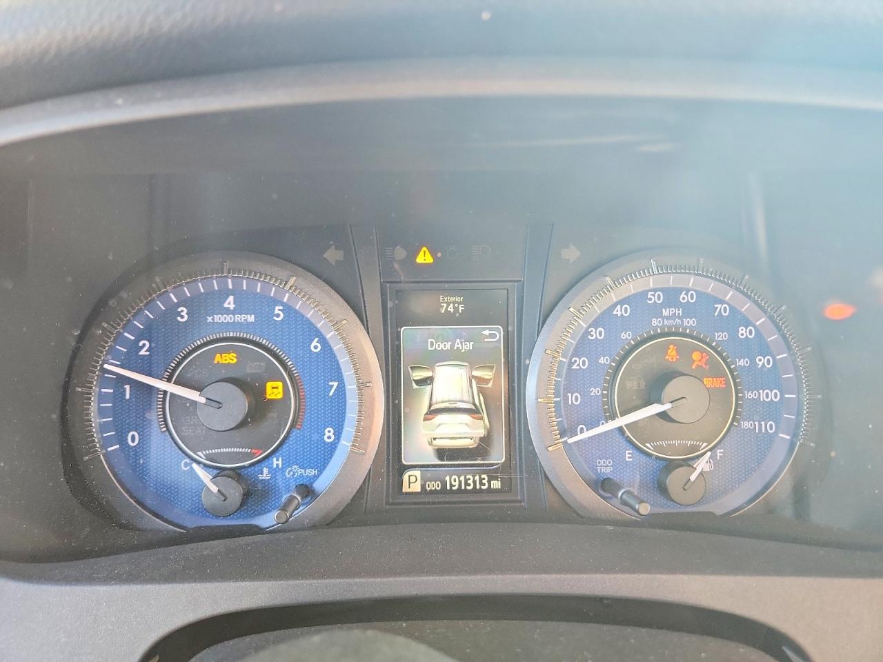 2015 TOYOTA SIENNA XLE photo 9