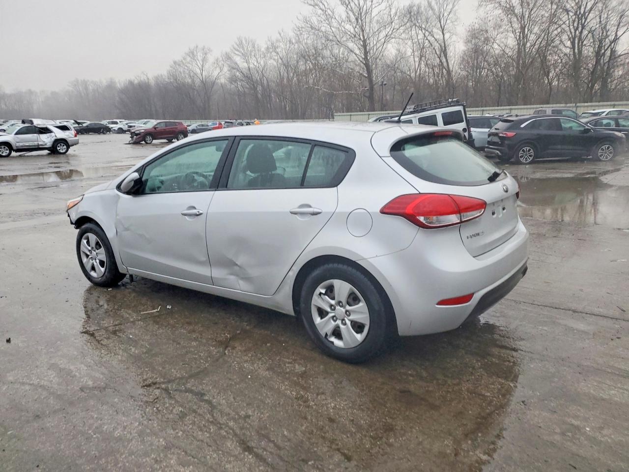 2017 KIA FORTE LX photo 2