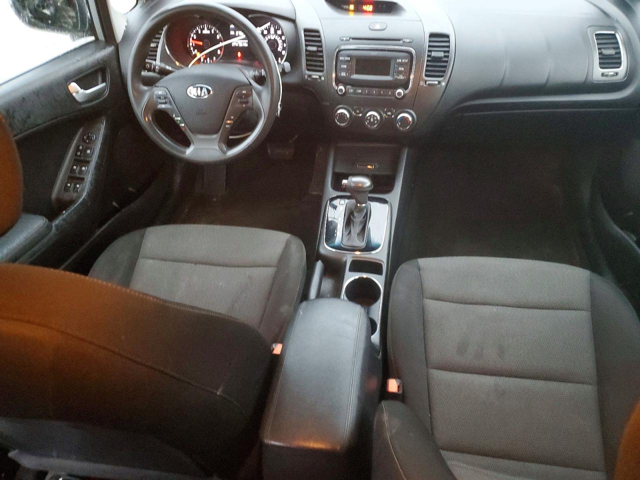 2017 KIA FORTE LX photo 8