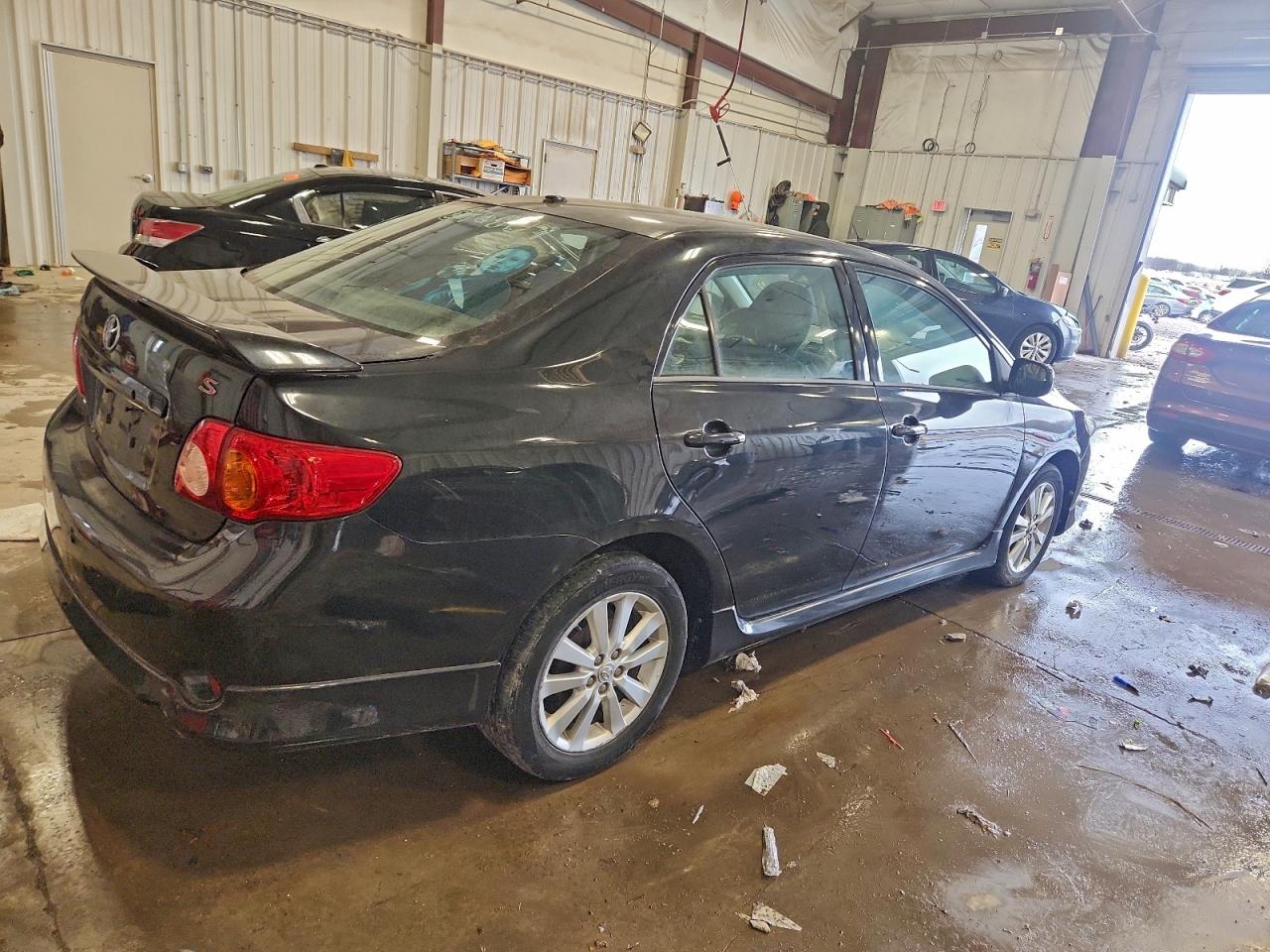 2010 TOYOTA COROLLA BASE photo 3