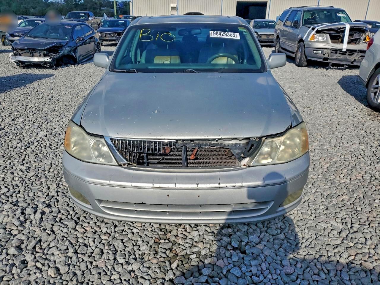 2002 TOYOTA AVALON XL photo 5