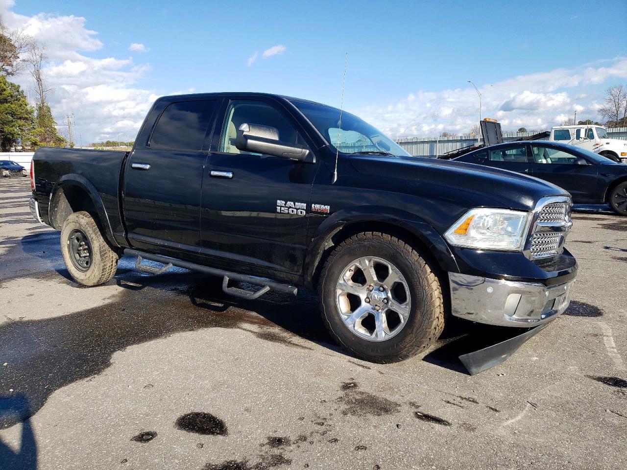 2014 RAM 1500 LARAMIE photo 4