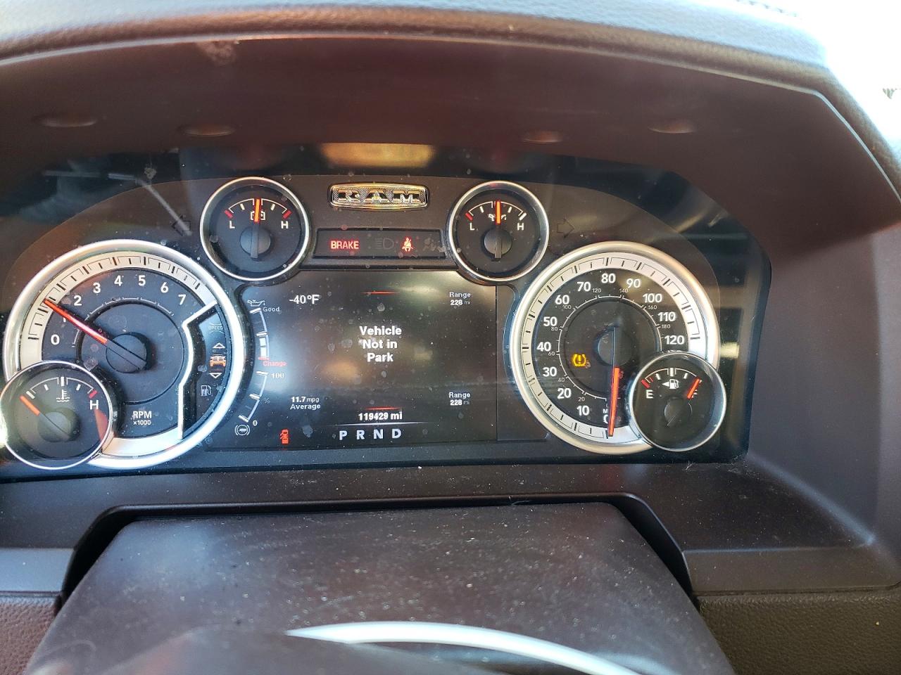 2014 RAM 1500 LARAMIE photo 9