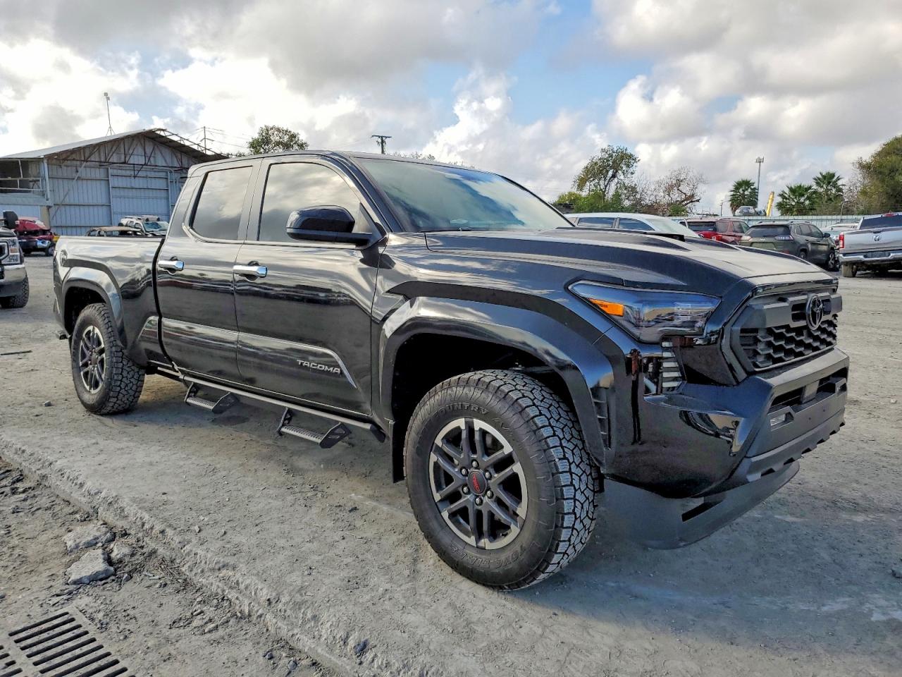 2024 TOYOTA TACOMA DOUBLE CAB photo 4