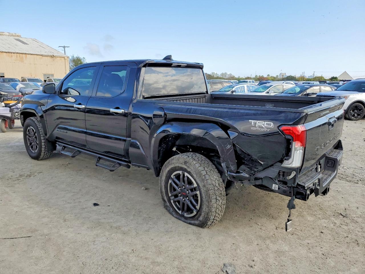 2024 TOYOTA TACOMA DOUBLE CAB photo 2
