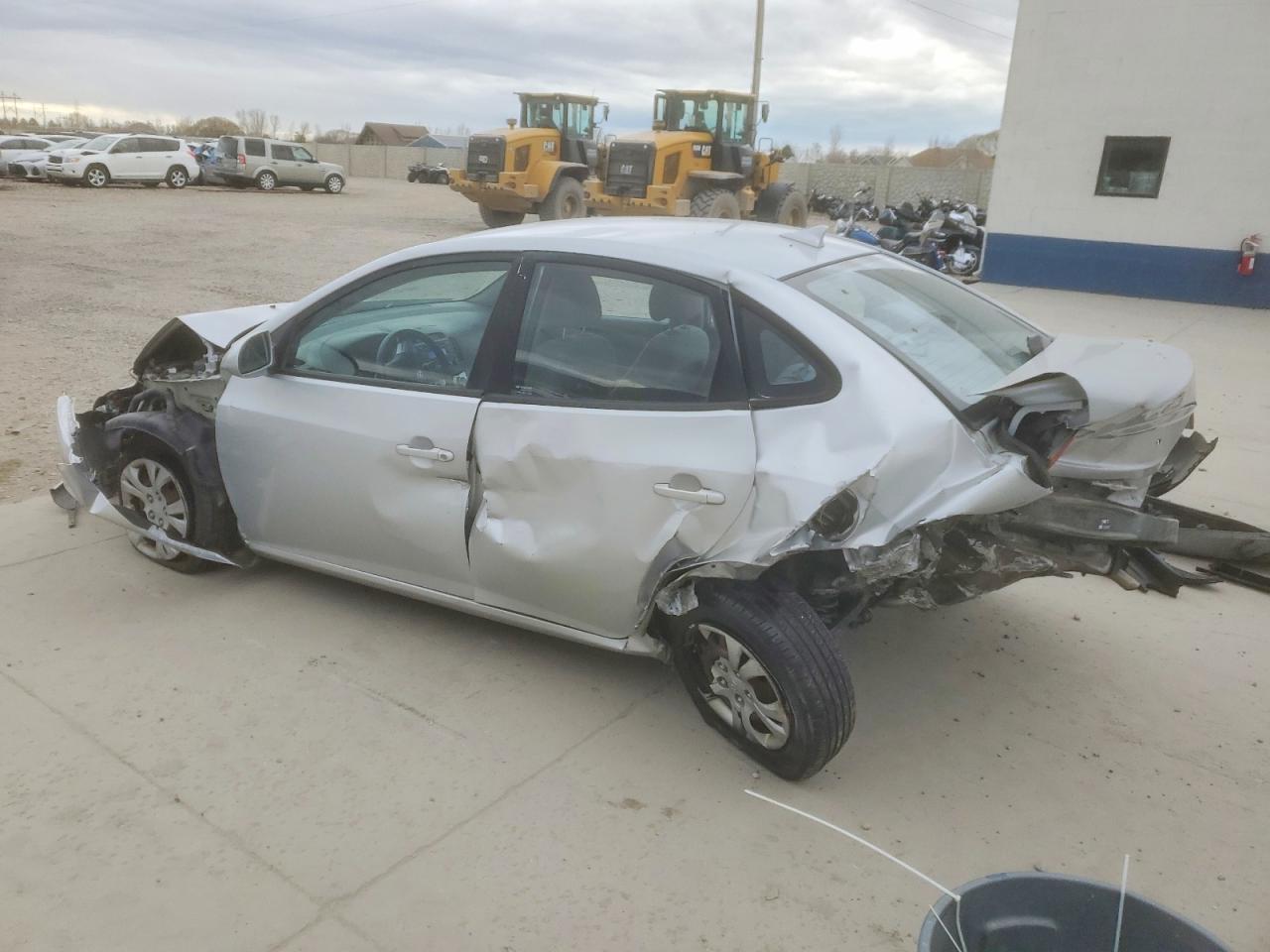 2010 HYUNDAI ELANTRA BLUE photo 2