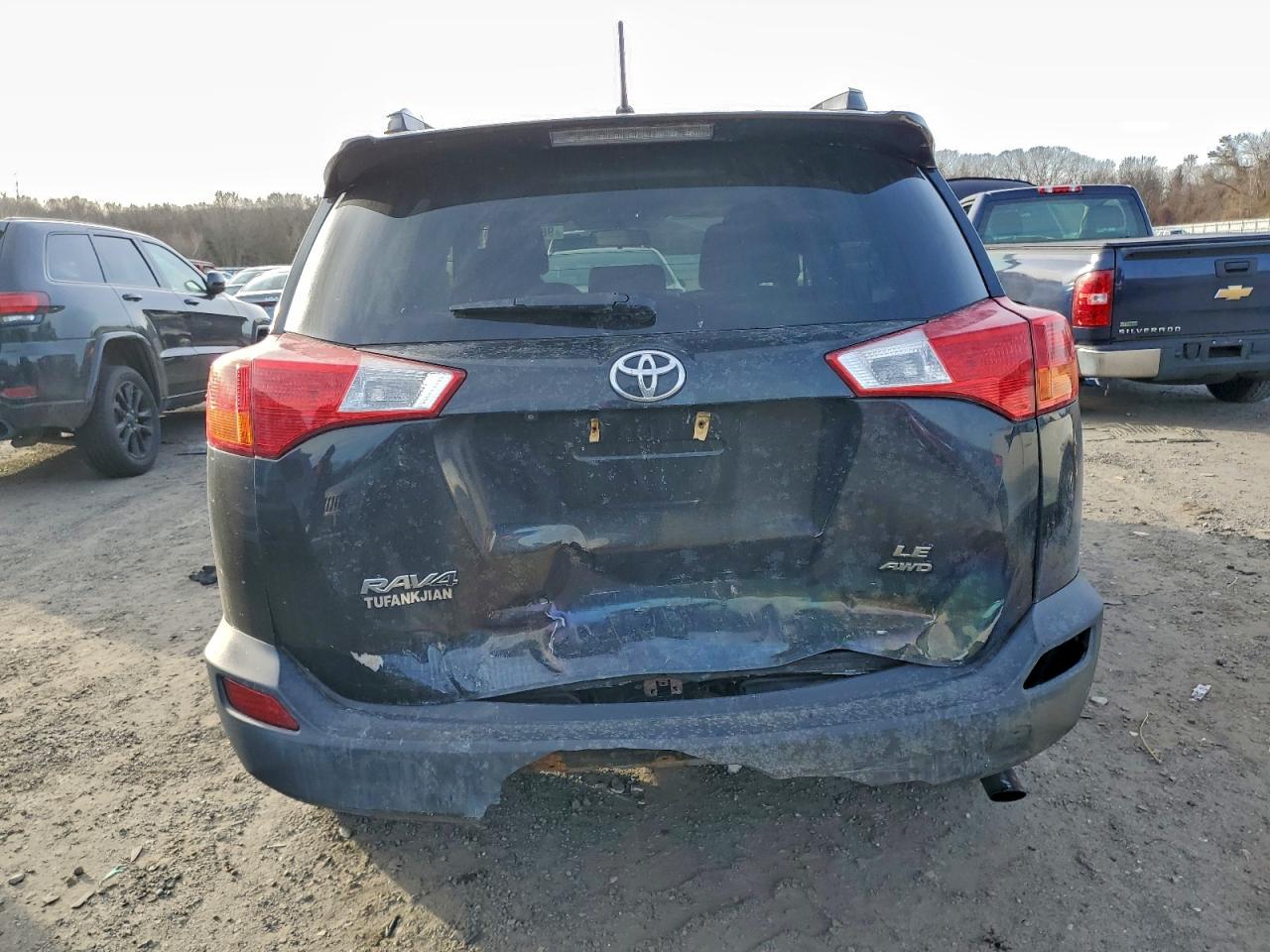 2013 TOYOTA RAV4 LE photo 6