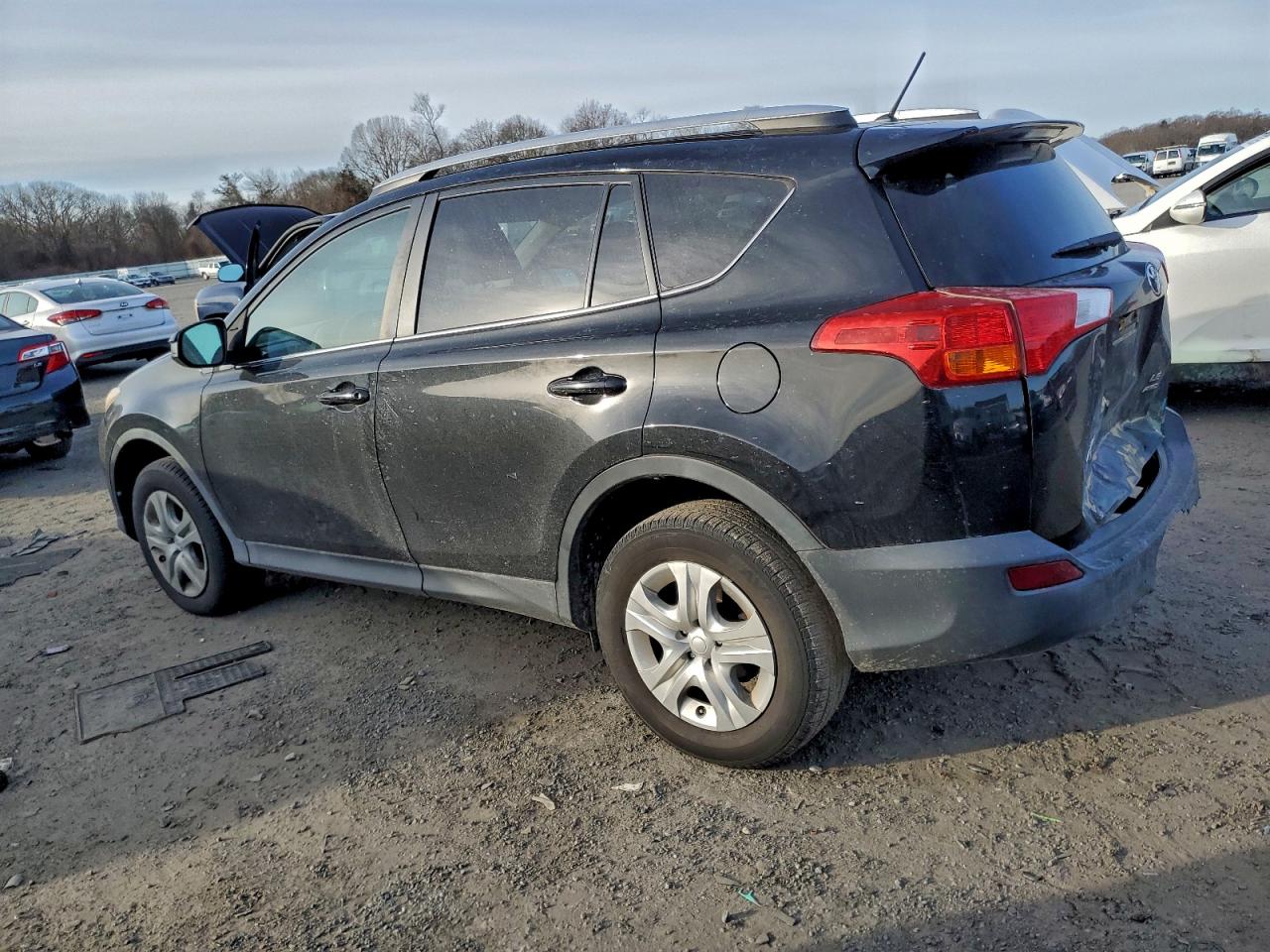 2013 TOYOTA RAV4 LE photo 2