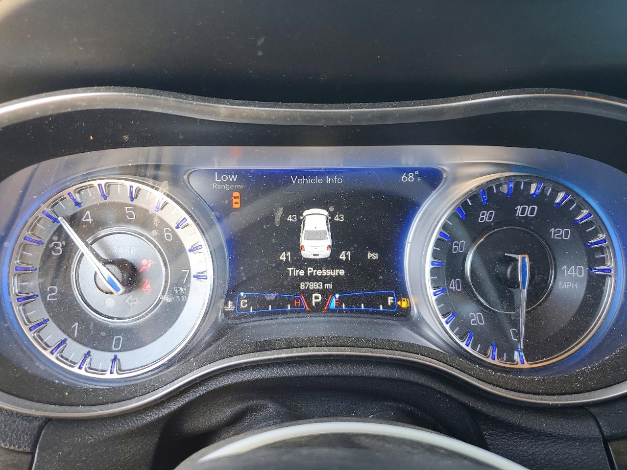 2018 CHRYSLER 300 TOURING photo 9