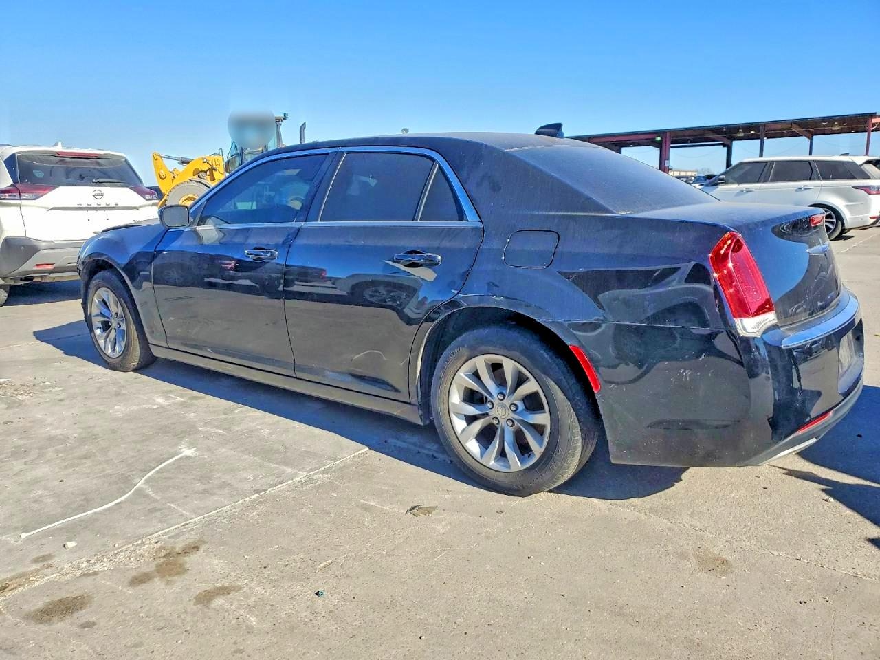 2018 CHRYSLER 300 TOURING photo 2