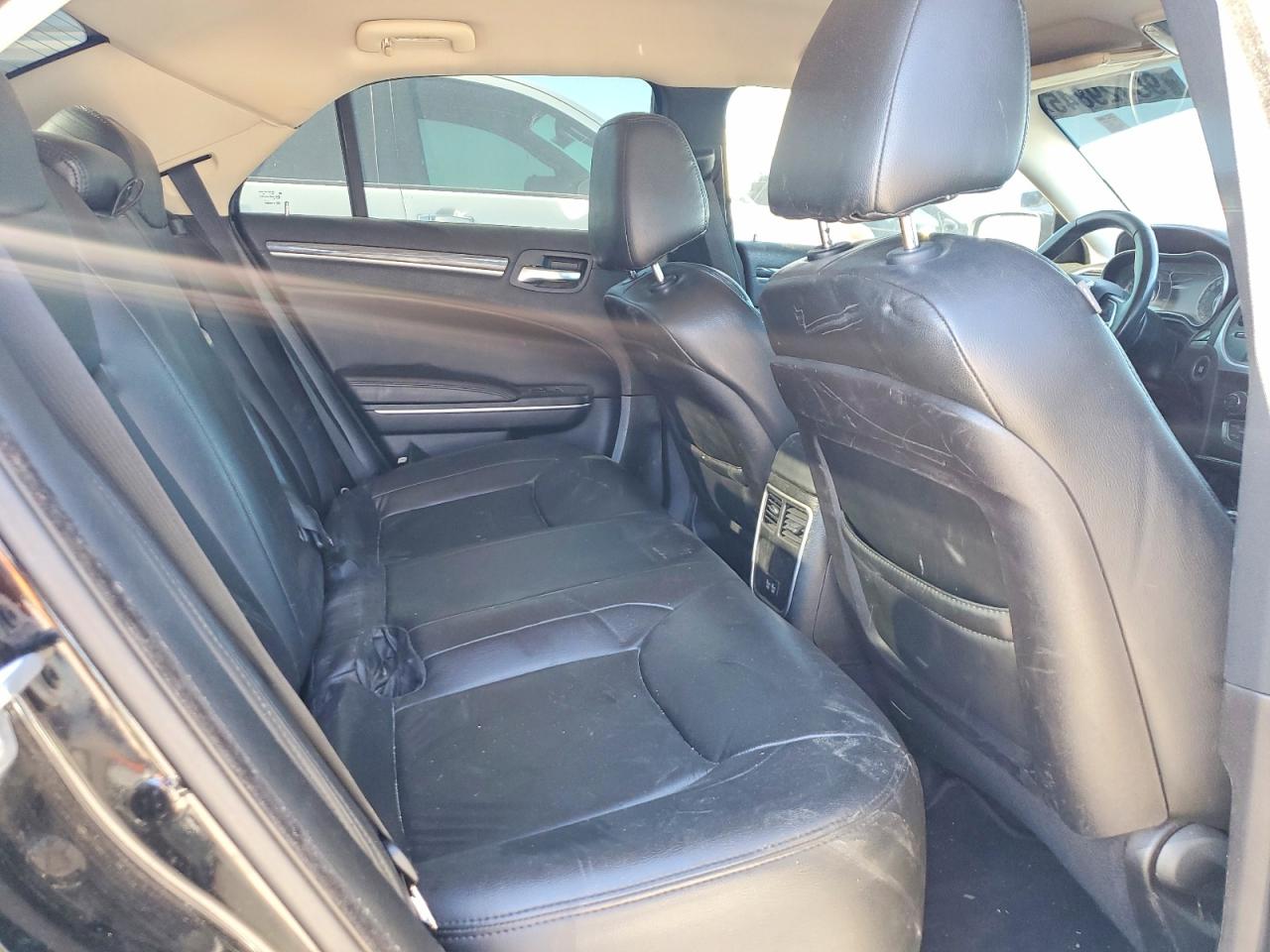2018 CHRYSLER 300 TOURING photo 10