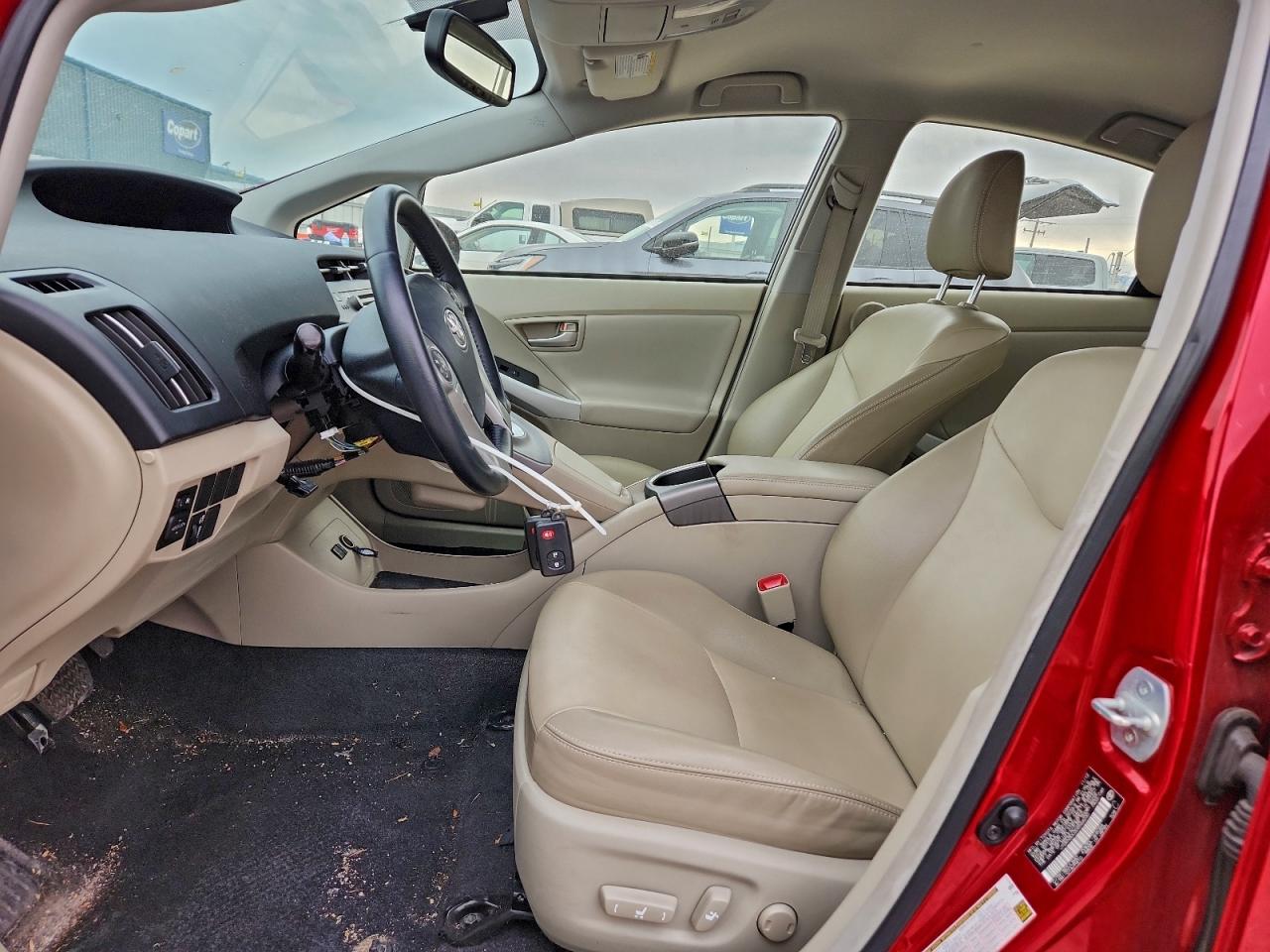 2013 TOYOTA PRIUS photo 7