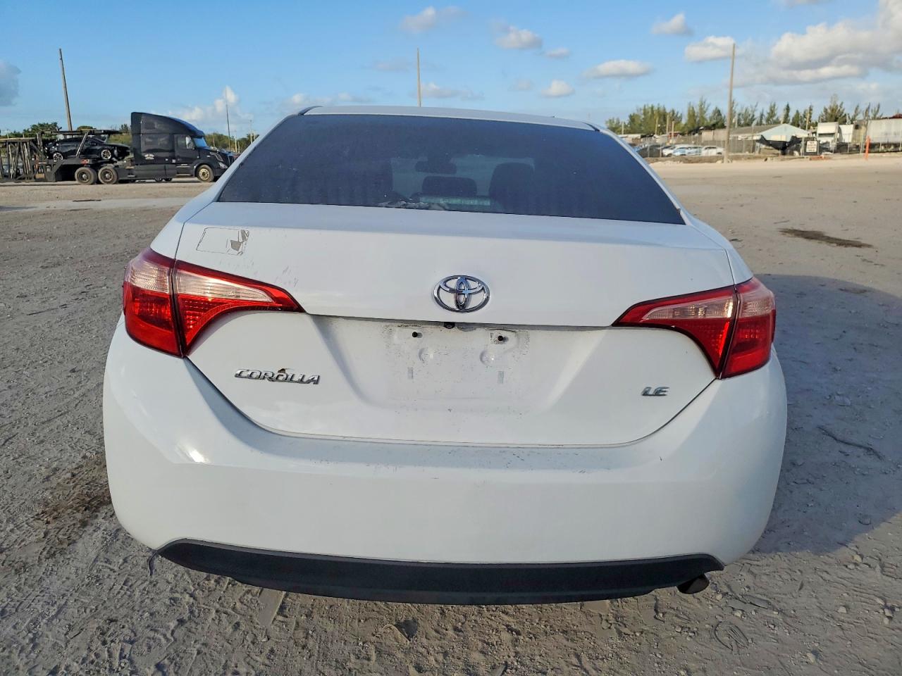 2017 TOYOTA COROLLA L photo 6